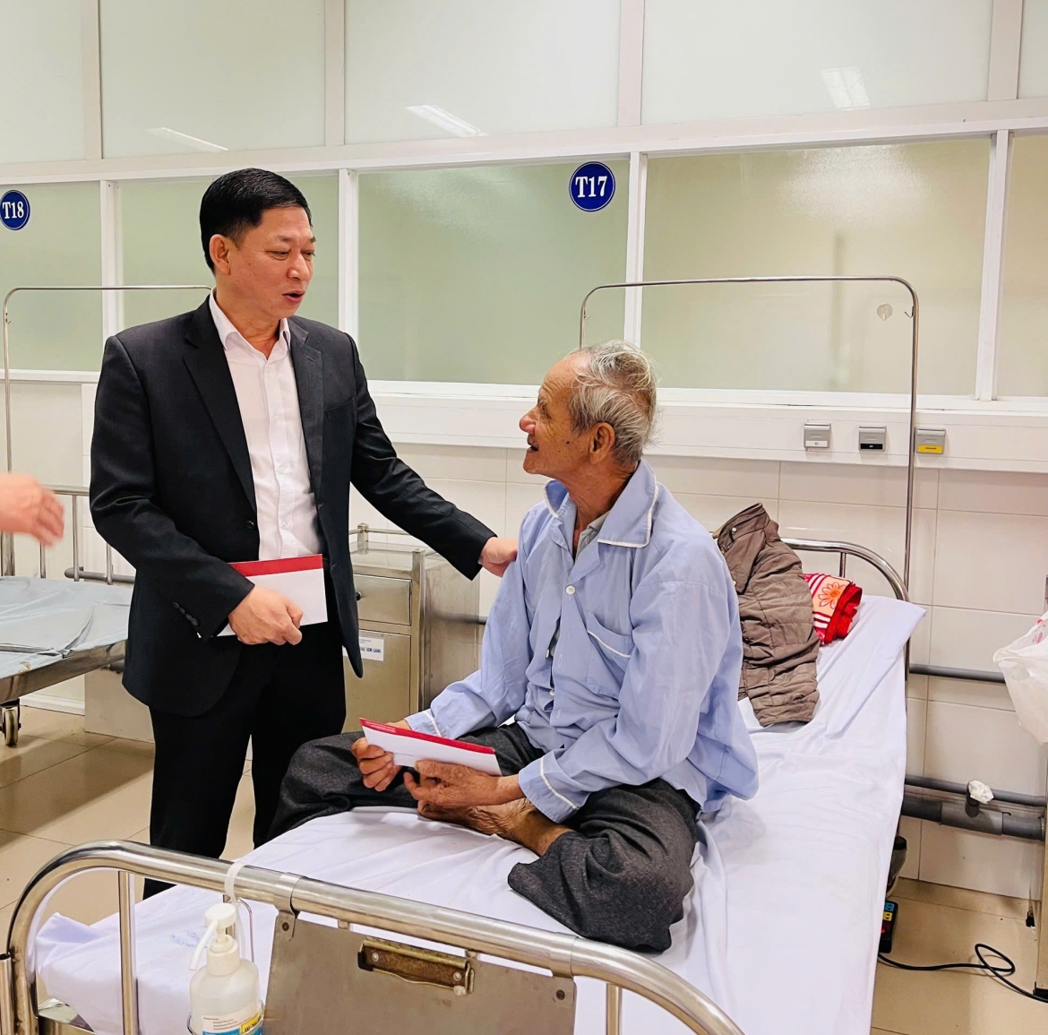 agribank hoa vang-nam Da nang xay dung mai am cho nguoi ngheo hinh anh 4