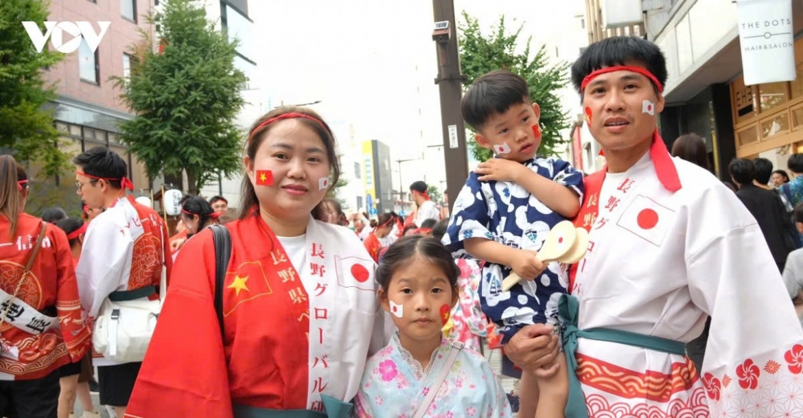 more than 100 vietnamese join japan s binzuru festival picture 1