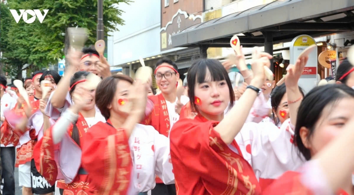 more than 100 vietnamese join japan s binzuru festival picture 3