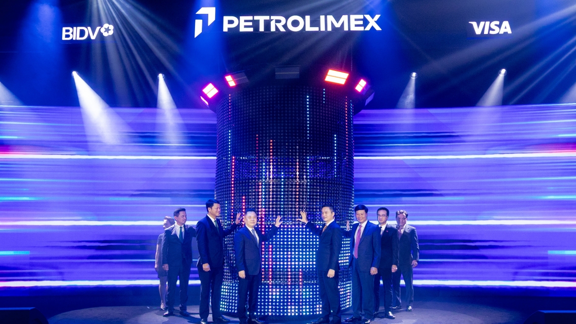 petrolimex ra mat Ung dung petrolimex 2.0 va the dong thuong hieu voi bidv-visa hinh anh 1