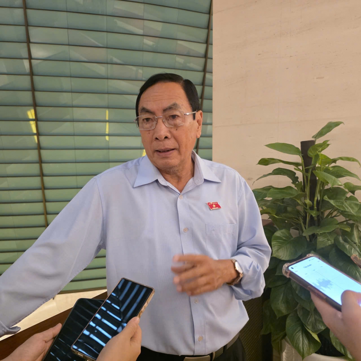 kinh doanh kim cuong can duoc bo sung vao nganh nghe kinh doanh co dieu kien hinh anh 2