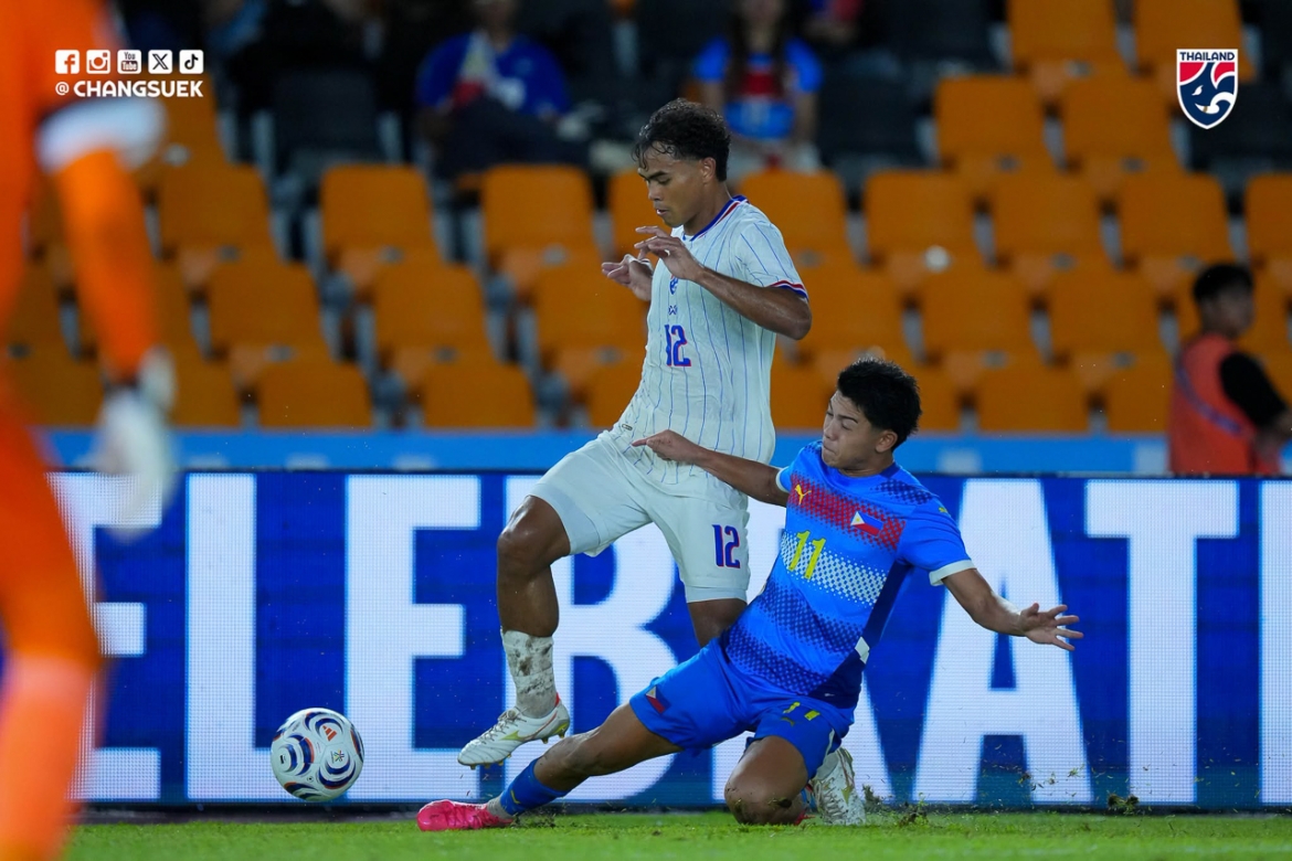vuot qua phillippines, thai lan thang tran thu ba lien tiep tai asean cup 2026 hinh anh 10