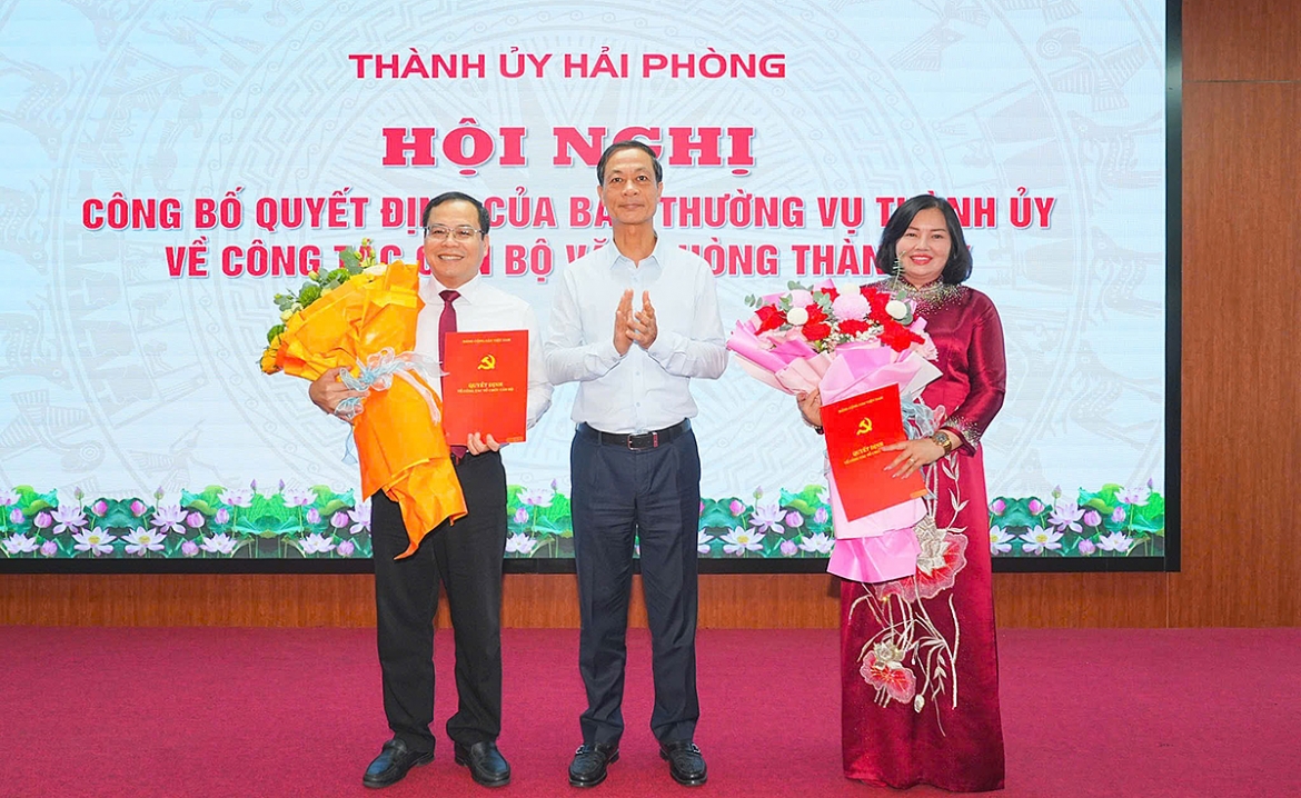 Ong pham hung hung giu chuc chanh van phong thanh uy hai phong hinh anh 1