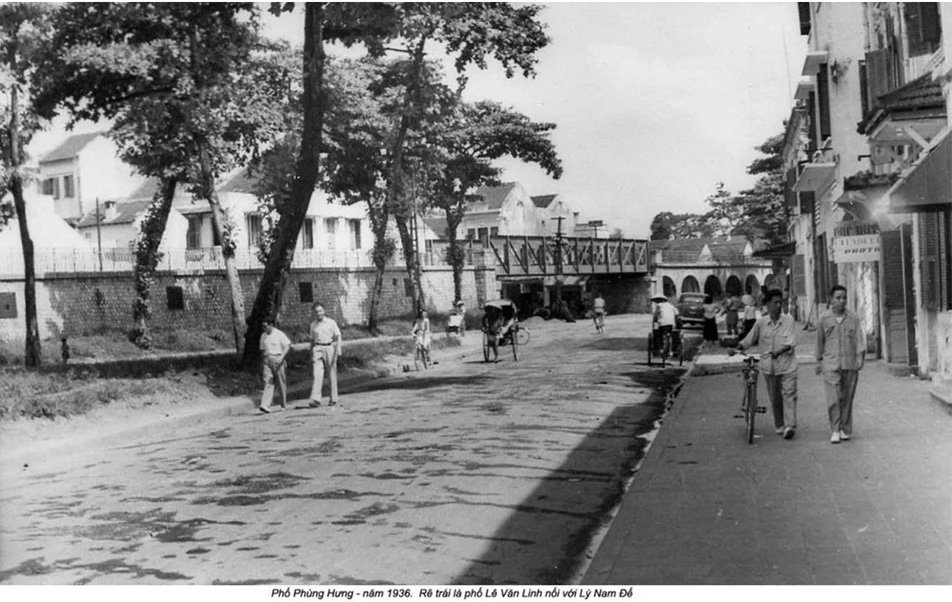 chuyen 131 vom da duong dan tu ga ha noi len cau long bien qua pho phung hung hinh anh 3