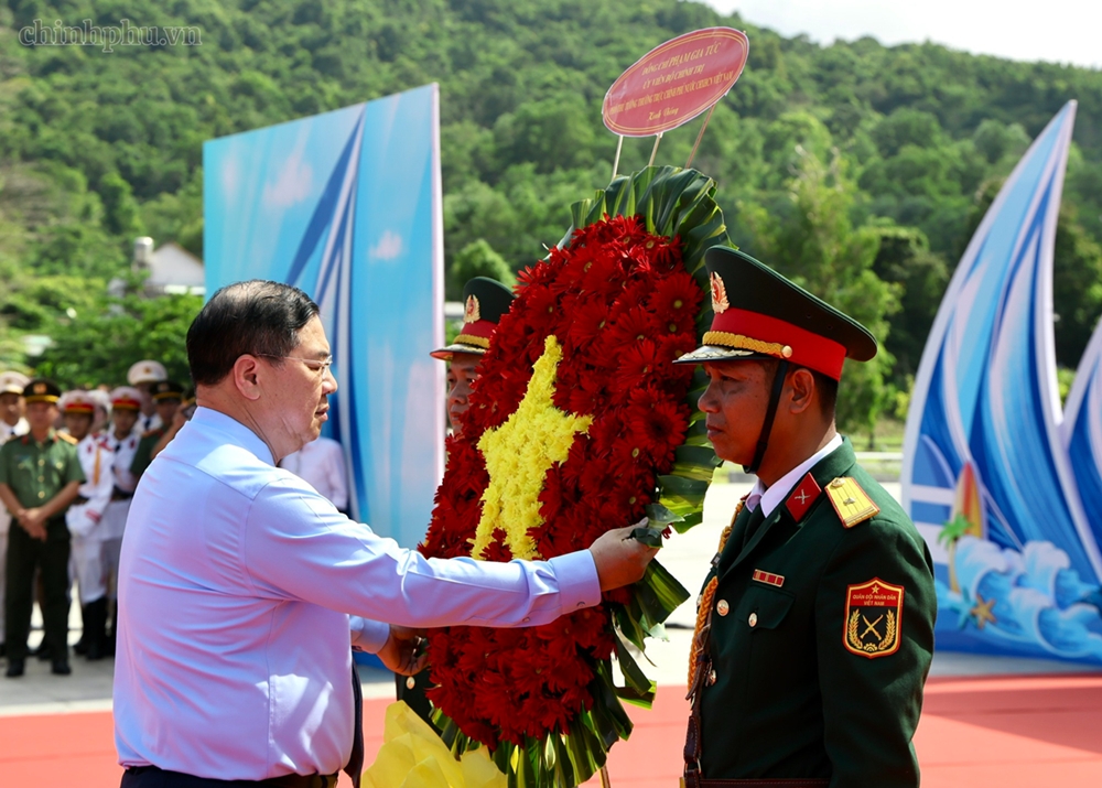 pho thu tuong pham gia tuc du ngay hoi toan dan bao ve an ninh to quoc hinh anh 1