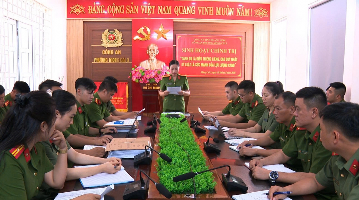lanh dao, chi huy neu guong hinh anh 2