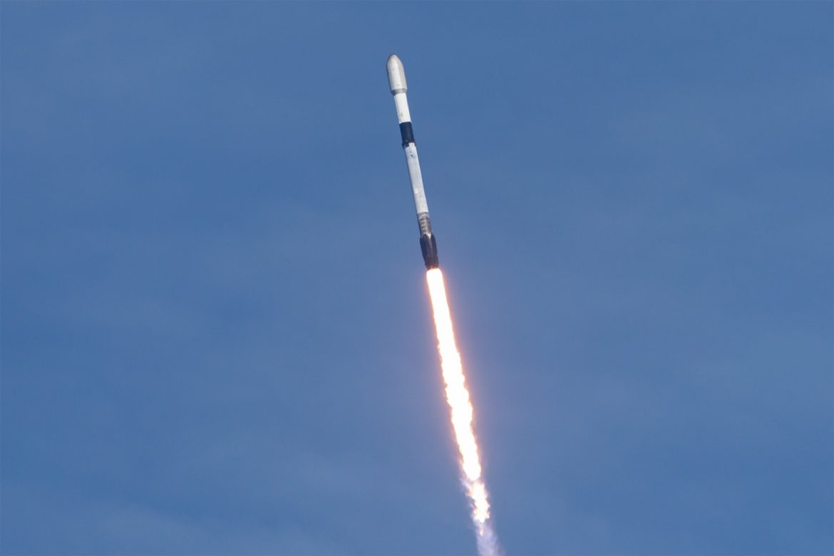 vinspace cong bo hop dong phong ve tinh voi spacex hinh anh 1