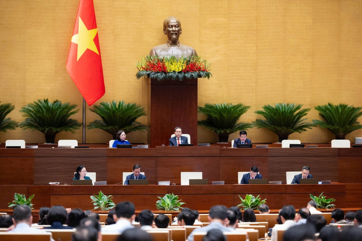Dai bieu quoc hoi trao quyen lon cho petrovietnam phai co hang rao kiem soat hinh anh 5