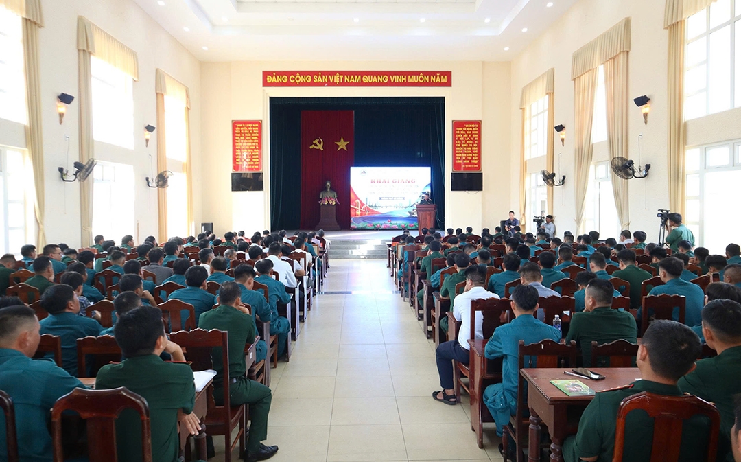 Da nang dao tao ky nang lai phuong tien thuy noi dia, ung pho mua mua bao hinh anh 1