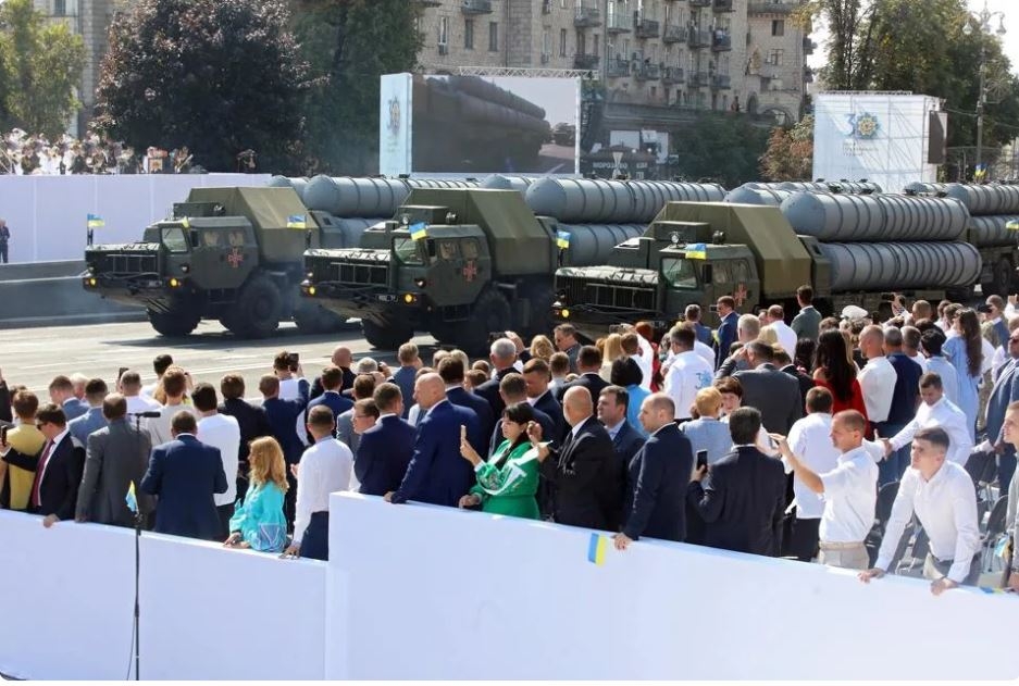 ukraine tim phao cuu sinh s-300 giua con khung hoang patriot hinh anh 1