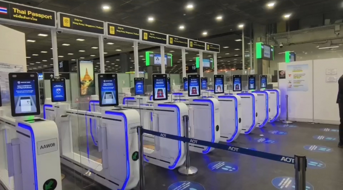 san bay suvarnabhumi thai lan mo lan nhap canh tu dong cho du khach hinh anh 1