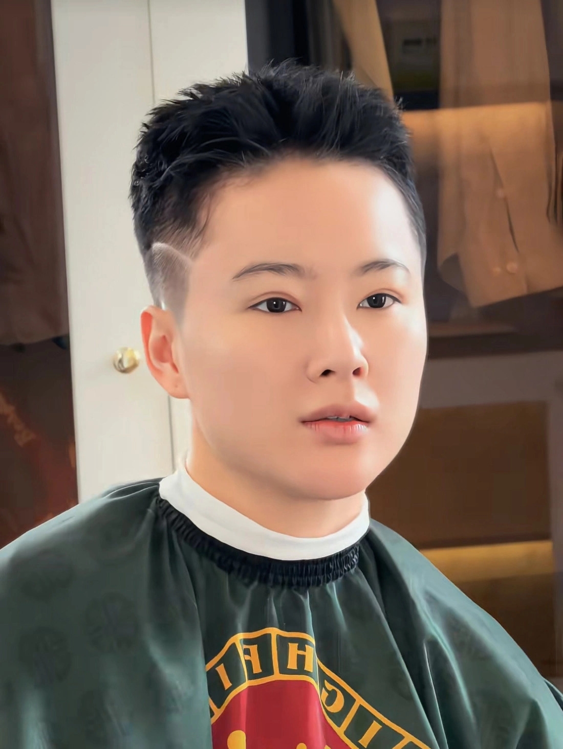 sao viet 12-8 dien mao hien tai cua angela phuong trinh gay ban tan hinh anh 1
