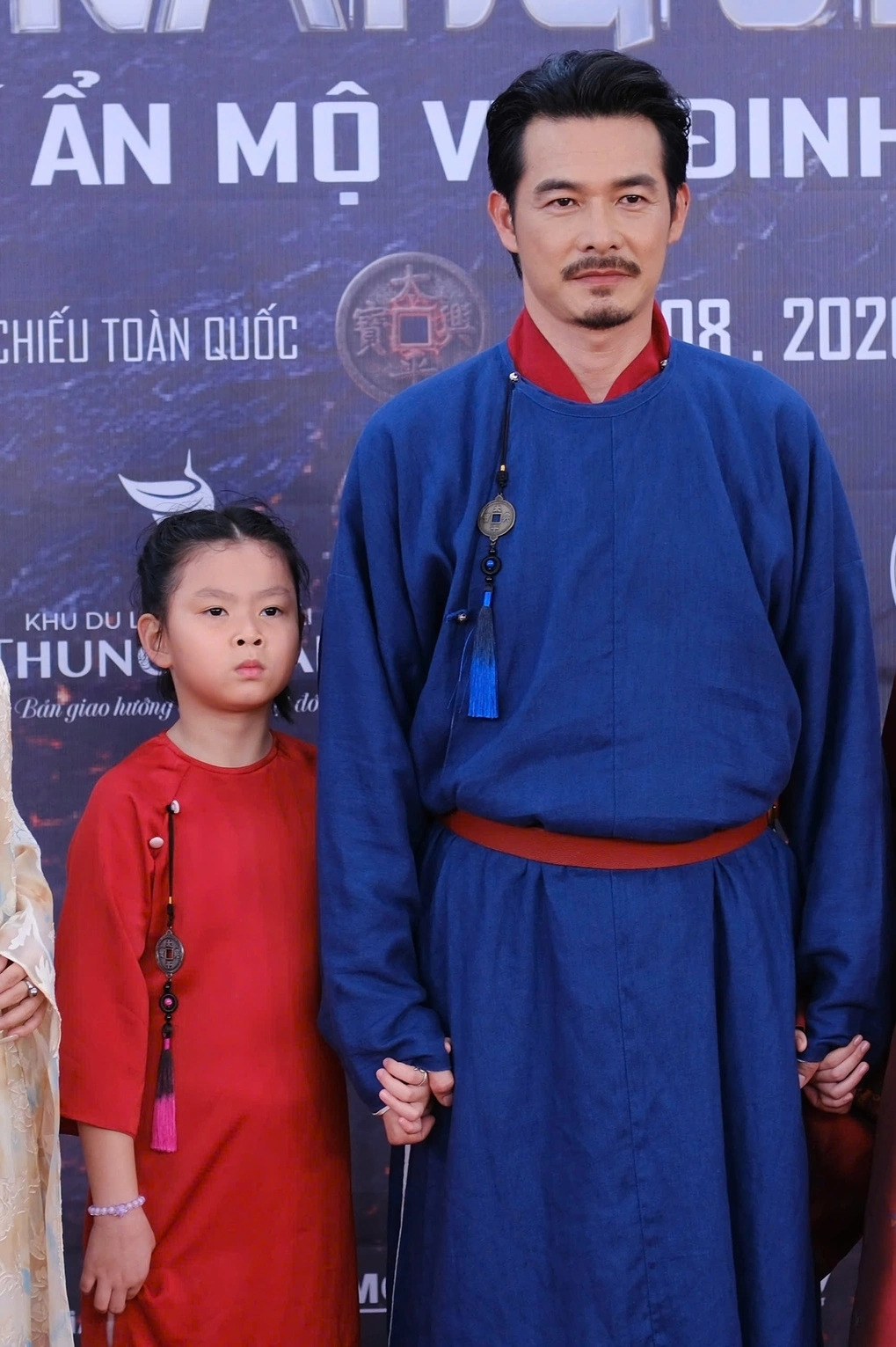 sao viet 24-8 chi pu vuong nghi van hen ho tai phap hinh anh 6