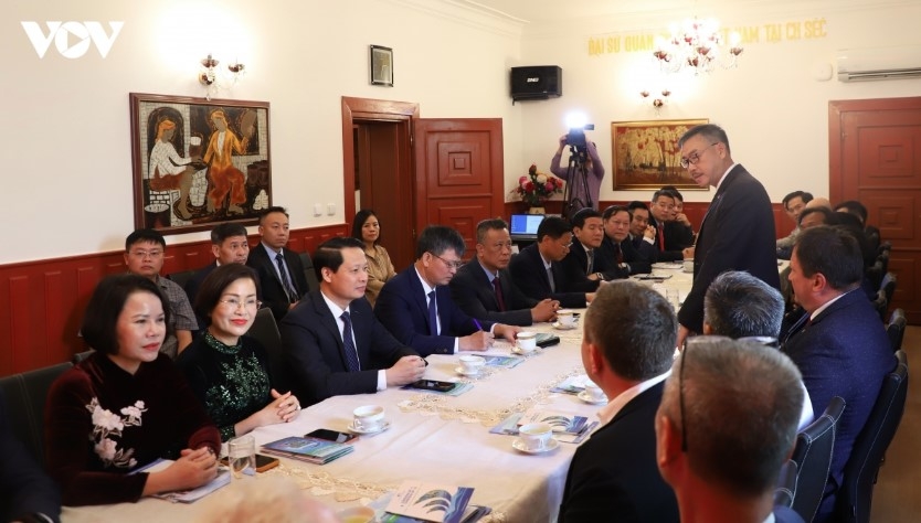 hung yen boosts trade and investment ties in czech republic picture 1