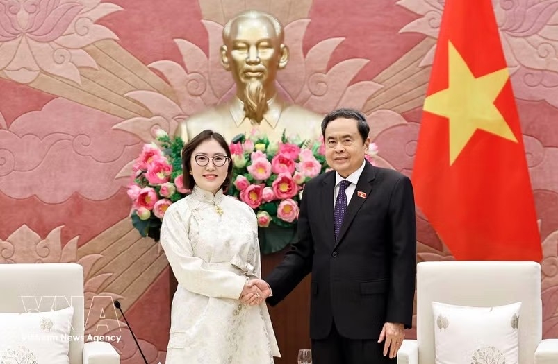 na president greets mongolian ambassador picture 1