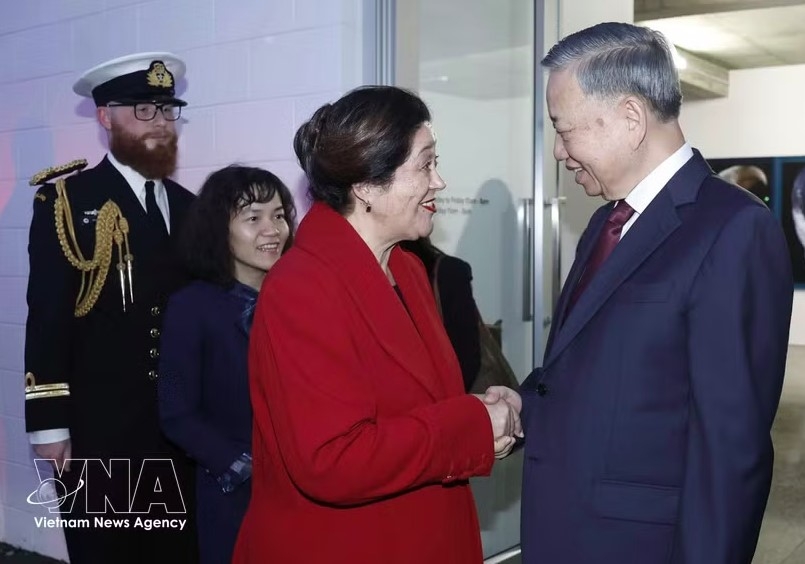 top leader, new zealand governor-general visit auckland photo exhibition picture 1
