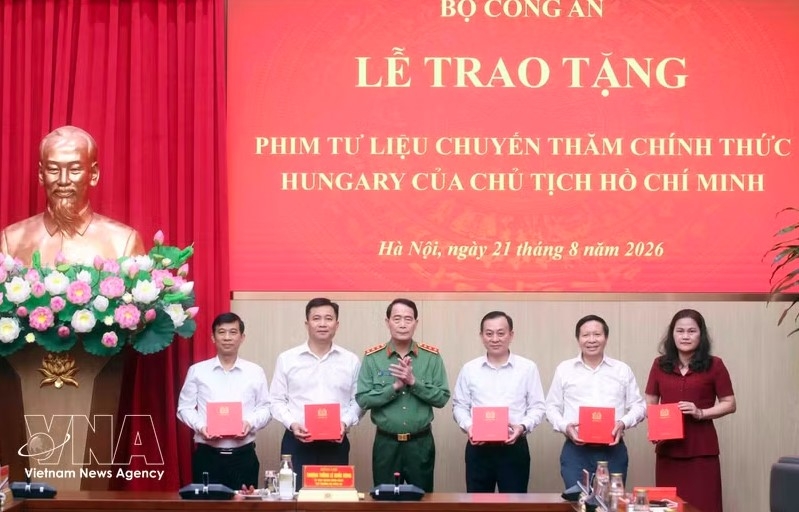 archival footage of president ho chi minh in hungary presented to agencies picture 1