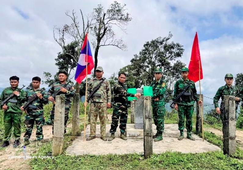 vietnam, laos conduct joint patrol to safeguard border security picture 1