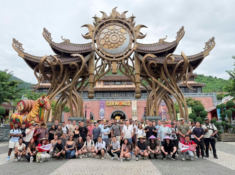 uss george washington crew explores da nang during vietnam visit picture 1