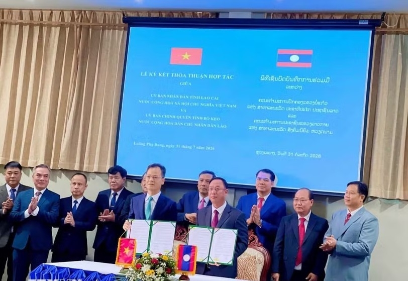 vietnamese and lao localities expand cooperation across the board picture 1