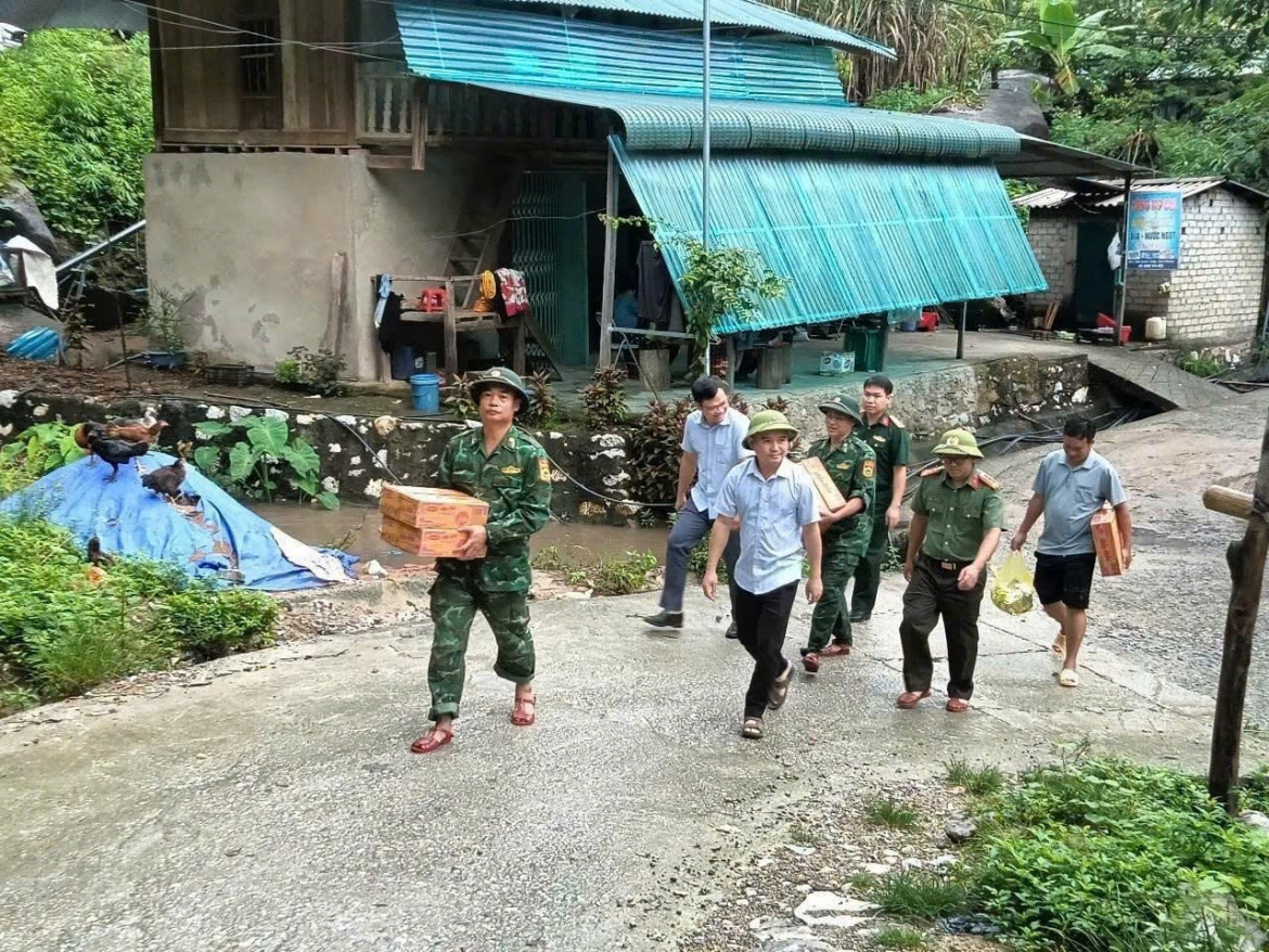 bo doi bien phong thanh hoa khan truong di doi dan khoi vung sat lo hinh anh 4