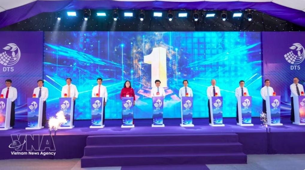 construction begins on 450mw solar power plant in tay ninh picture 1
