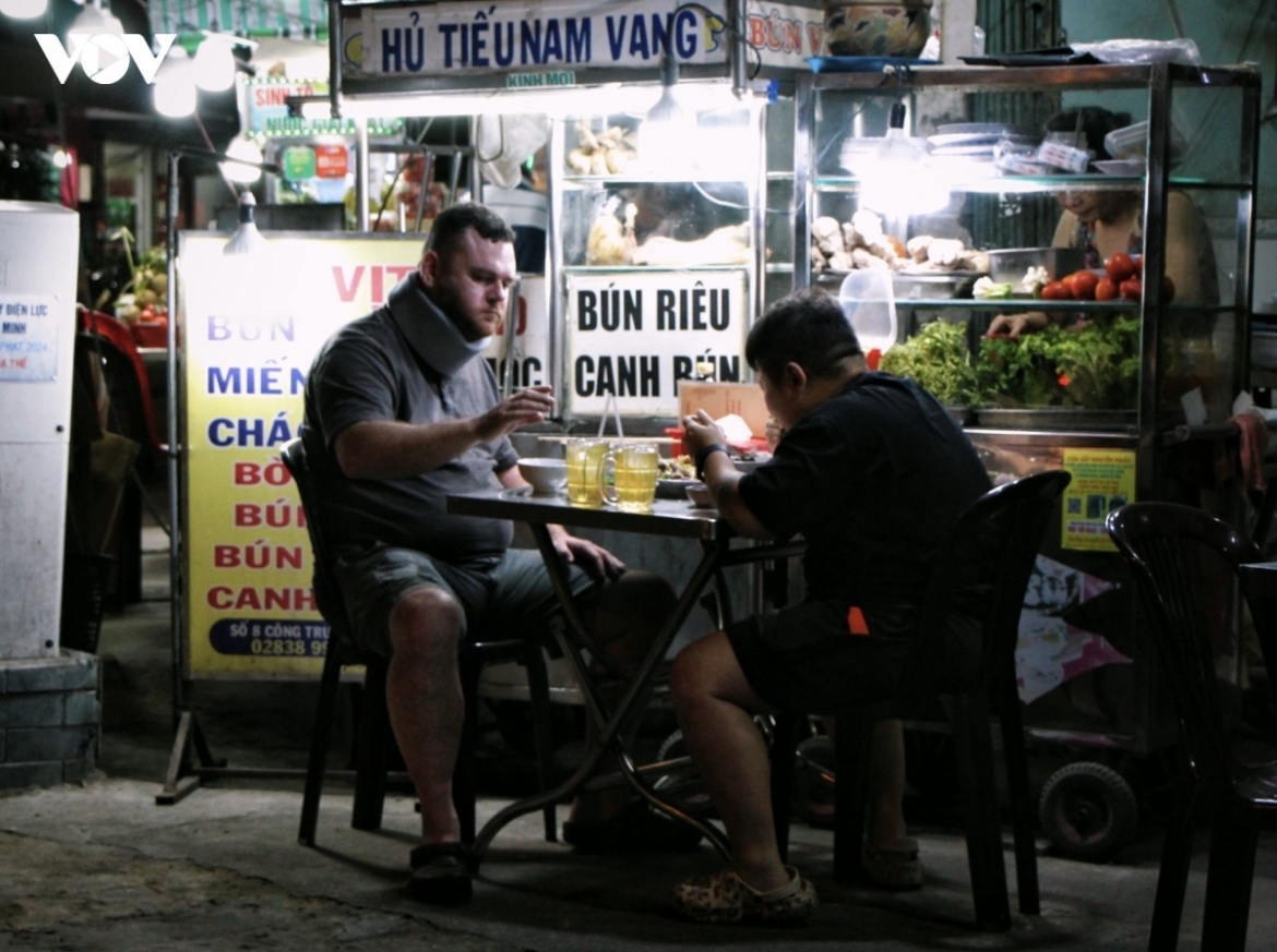 flavours that make ho chi minh city a global street food paradise picture 19