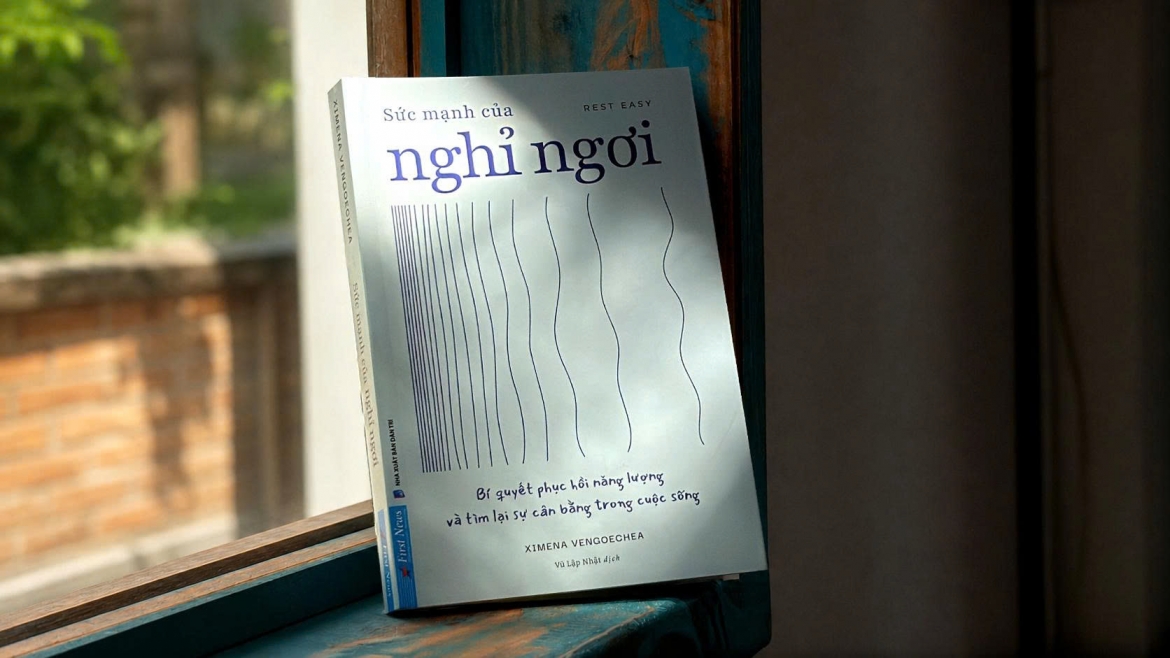 cuon sach ly giai vi sao nhieu nguoi khong the nghi ngoi du da kiet suc hinh anh 2
