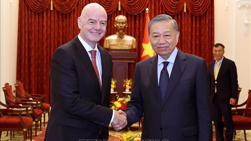 tong bi thu, chu tich nuoc to lam tiep chu tich fifa gianni infantino hinh anh 1