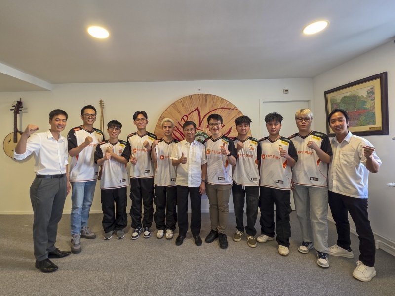 team flash tham trung tam van hoa viet o phap khoanh khac ket noi van hoa doc dao hinh anh 3