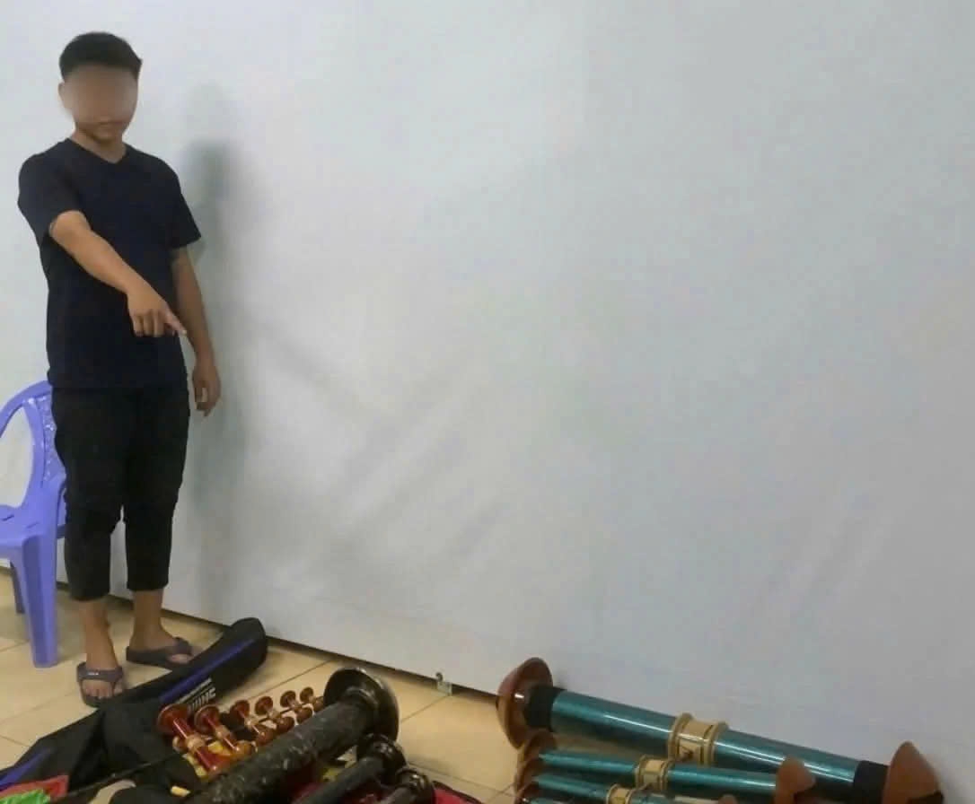 lam viec voi 3 nguoi tha dieu sao khien chuyen bay tai tan son nhat bi anh huong hinh anh 1