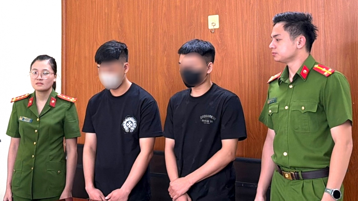 khoi to 2 chu cua hang kinh doanh quan ao xam pham nhan hieu hang hoa hinh anh 1