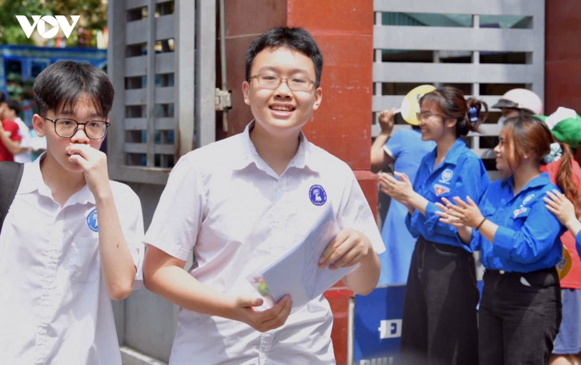 du thao thi vao lop 10 moi, co the chi con mon toan va ngu van hinh anh 1