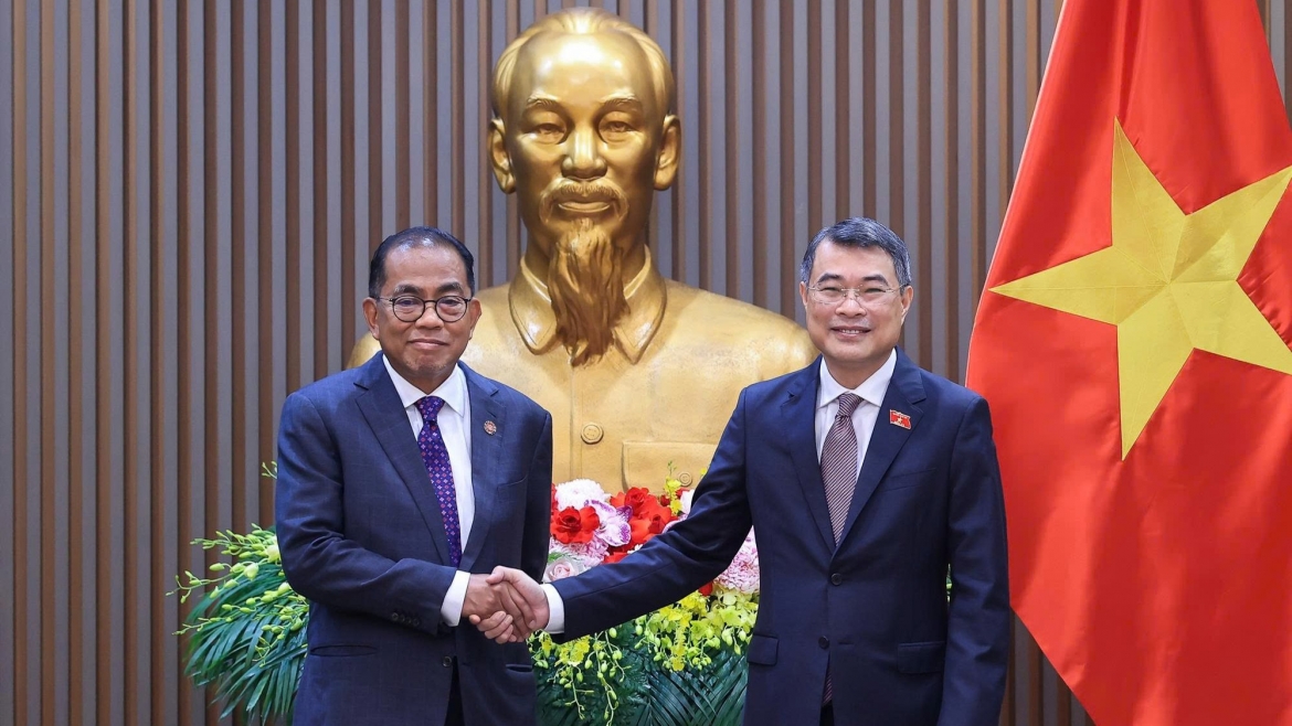 Thủ tướng Lê Minh Hưng tiếp Bộ trưởng Quốc phòng Malaysia