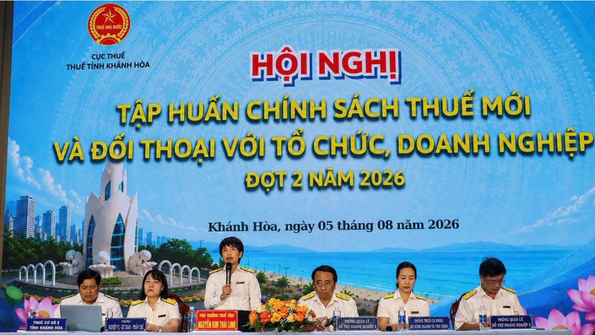thue tinh khanh hoa doi thoai doanh nghiep, pho bien chinh sach thue moi hinh anh 2
