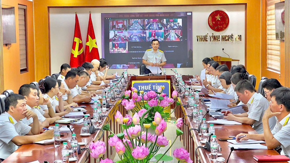 nghe an tang toc lam sach hon 82.000 ma so thue, minh bach du lieu nguoi nop thue hinh anh 1