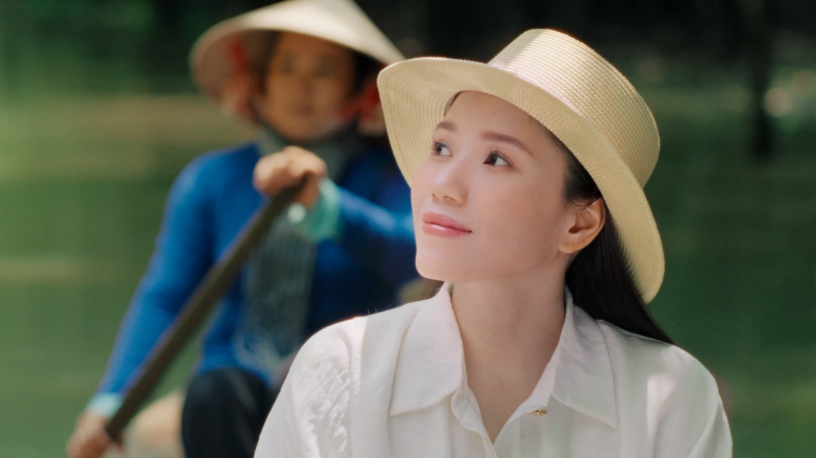 thuy chi hoa co gai mien tay, lan dau khoe kha nang mua trong mv moi hinh anh 1