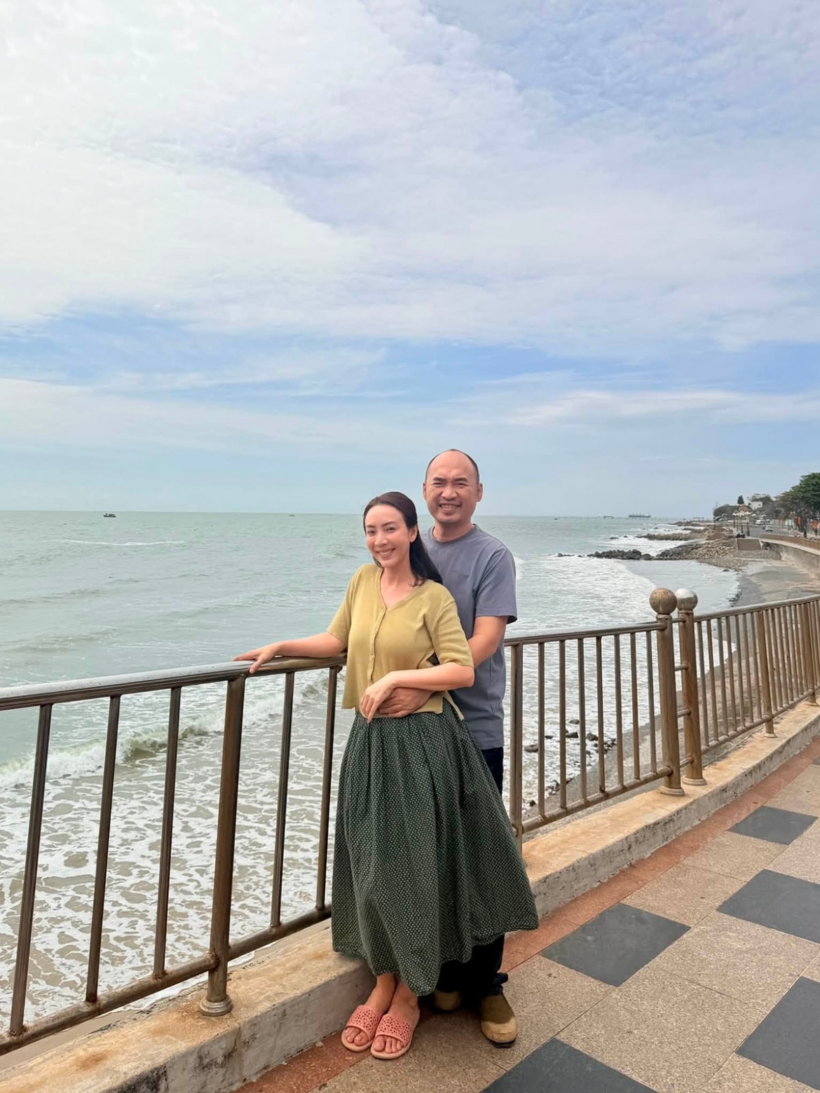 sao viet 22-8 tien luat va thu trang len tieng vu nu dien vien bi chem hinh anh 1
