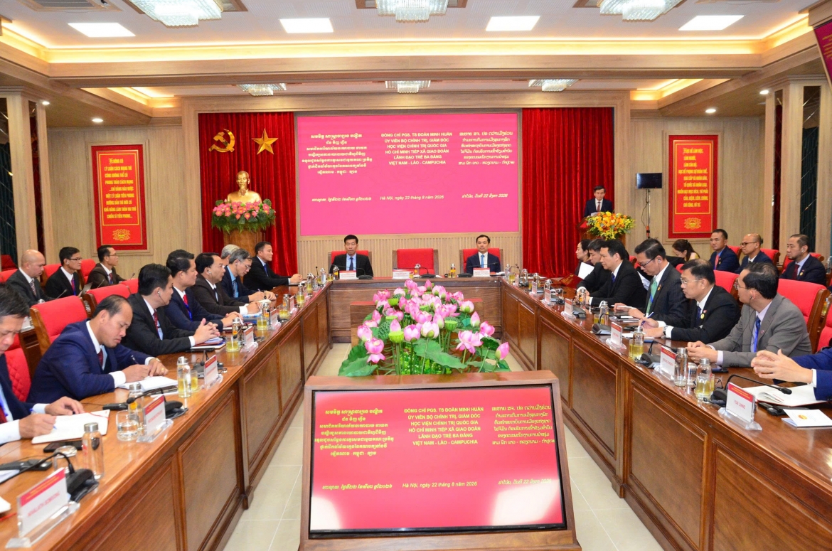 giam doc hoc vien chinh tri quoc gia ho chi minh tiep Doan lanh dao tre ba Dang viet nam-lao-campuchia hinh anh 2