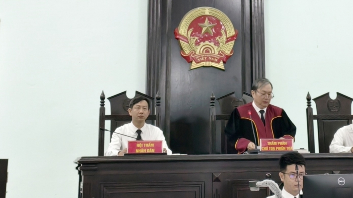 tam hoan phien toa xet xu cuu pho vien truong vien ksnd tp hue hinh anh 1
