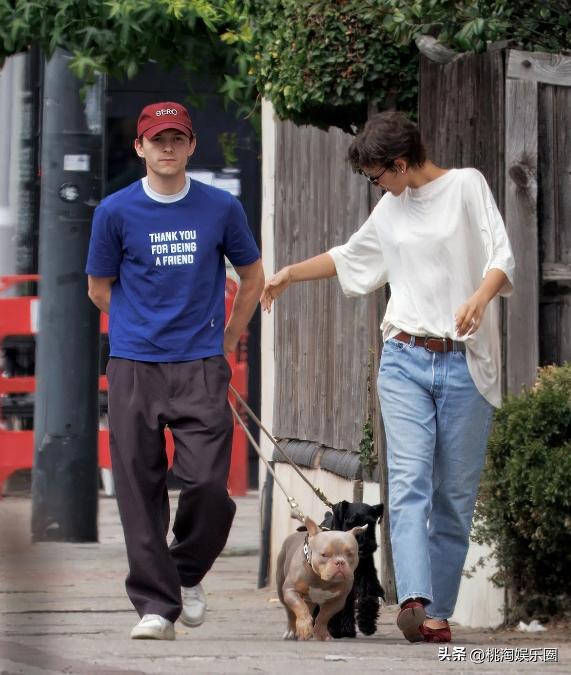 cap doi tom holland va zendaya da bi mat ket hon tai dinh thu o surrey hinh anh 4