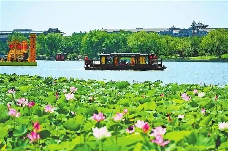 trung quoc thuc day nghi phep huong luong kich cau tieu dung hinh anh 1