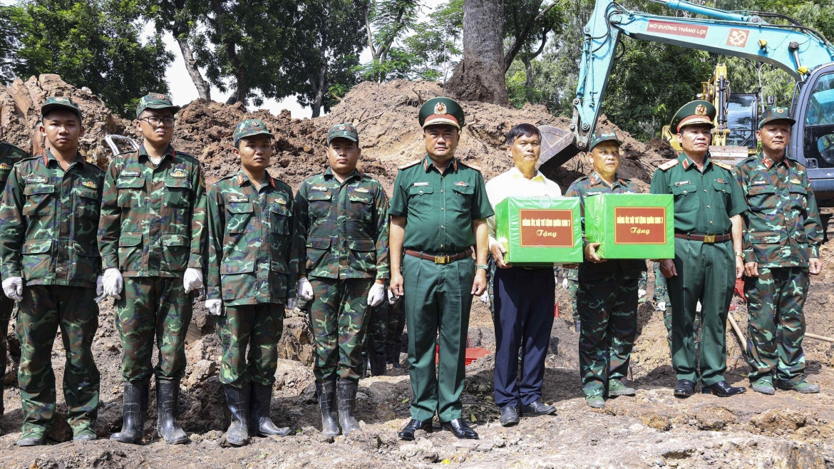 tu lenh quan khu 7 khong dung buoc khi con liet si chua duoc tim thay hinh anh 2