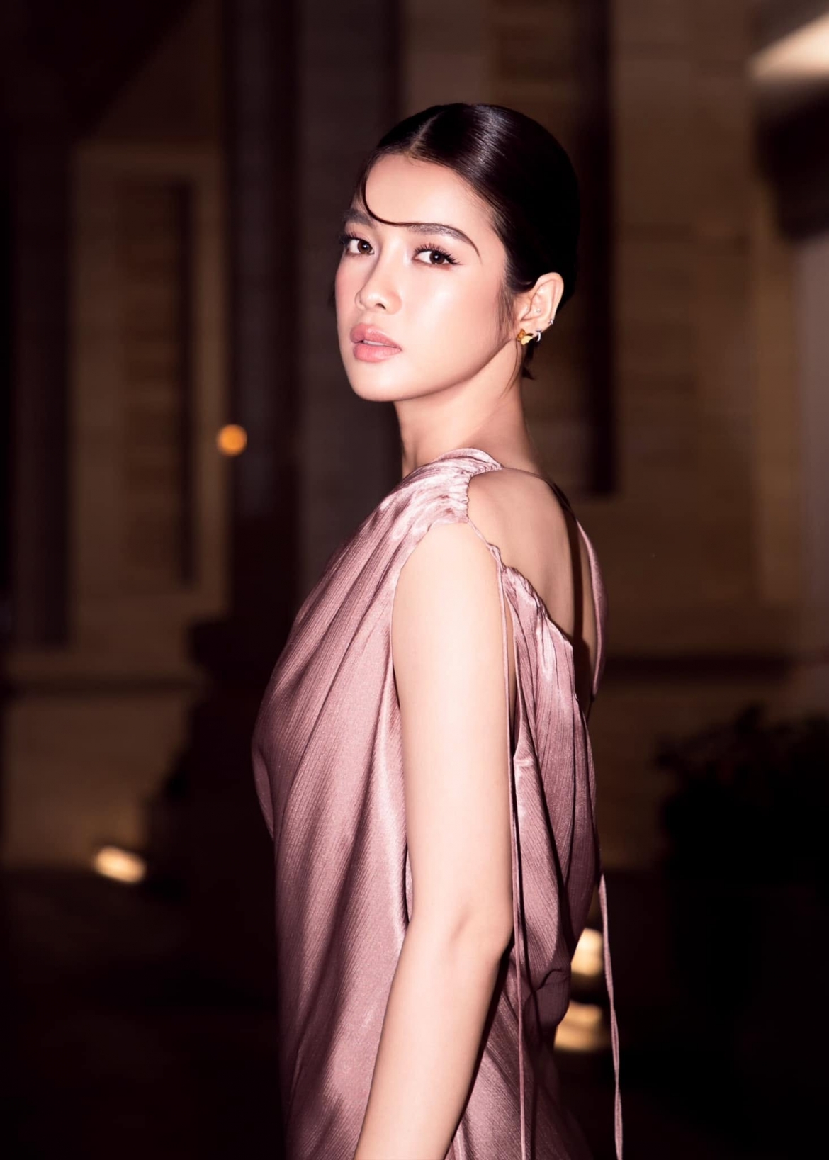 tung hoc su pham, trinh my duyen gay chu y khi vao vai co giao tren vtv hinh anh 5