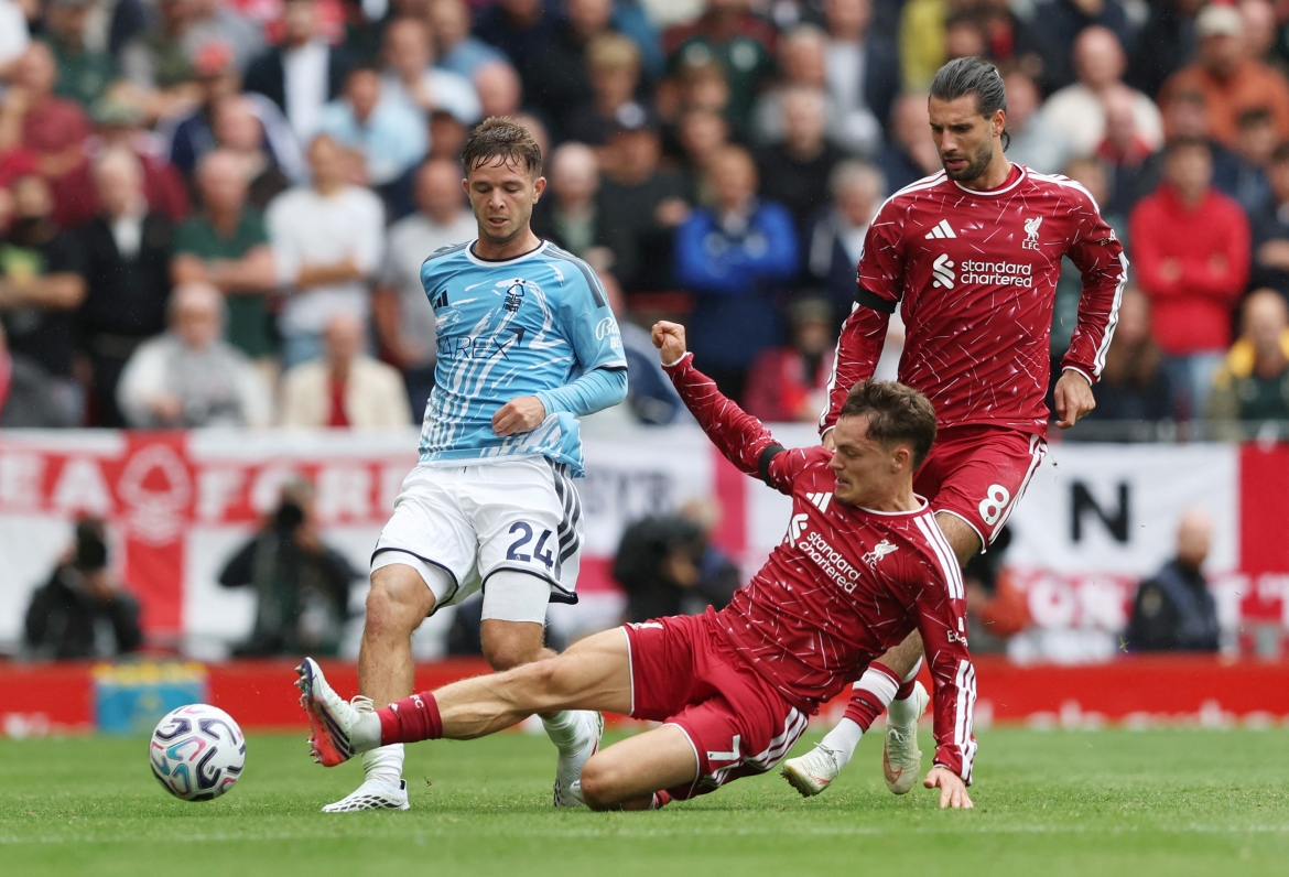 truc tiep liverpool 0-1 nottingham vong 2 ngoai hang anh 2026 2027 hinh anh 1