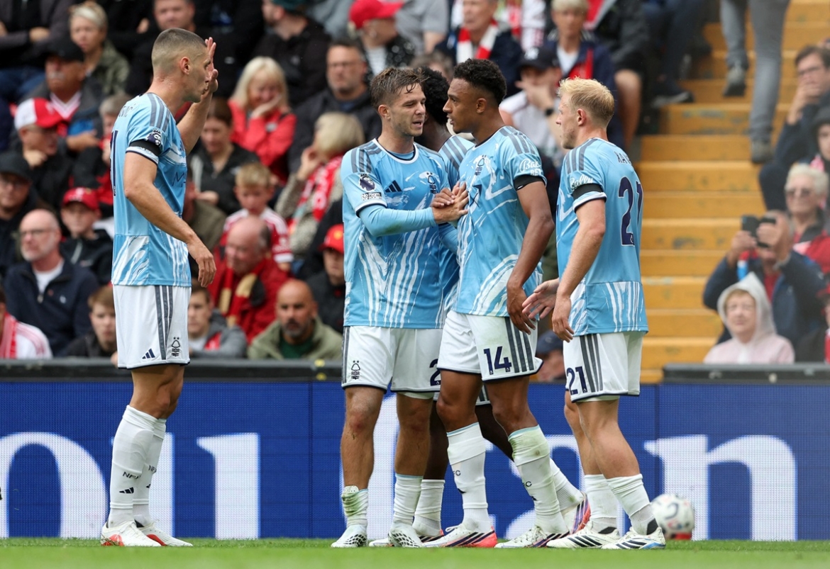 truc tiep liverpool 0-1 nottingham vong 2 ngoai hang anh 2026 2027 hinh anh 2