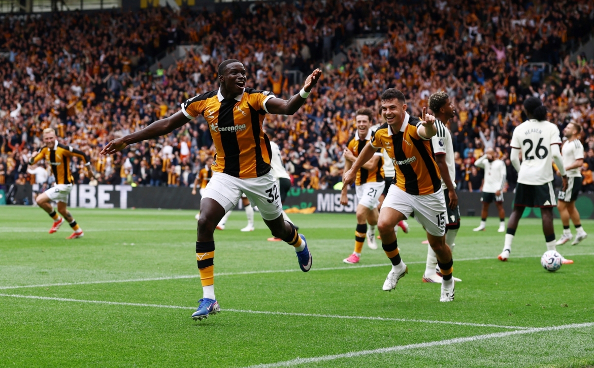 trUc tiEp hull city 2-0 mu vong 1 ngoai hang anh the tran qua kho khan hinh anh 4