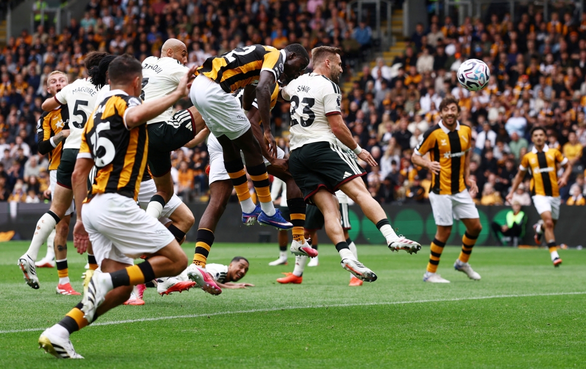 trUc tiEp hull city 2-0 mu vong 1 ngoai hang anh the tran qua kho khan hinh anh 3