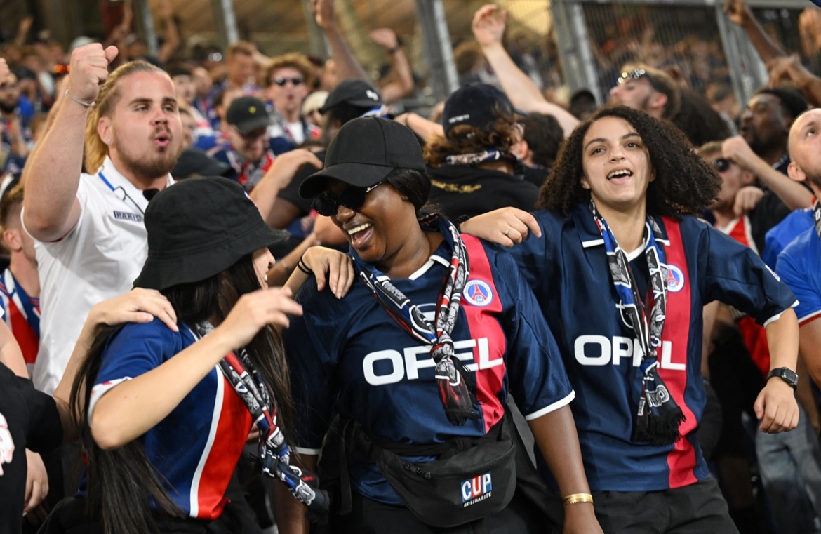 truc tiep psg 2-1 aston villa hap dan nhung phut cuoi hinh anh 17
