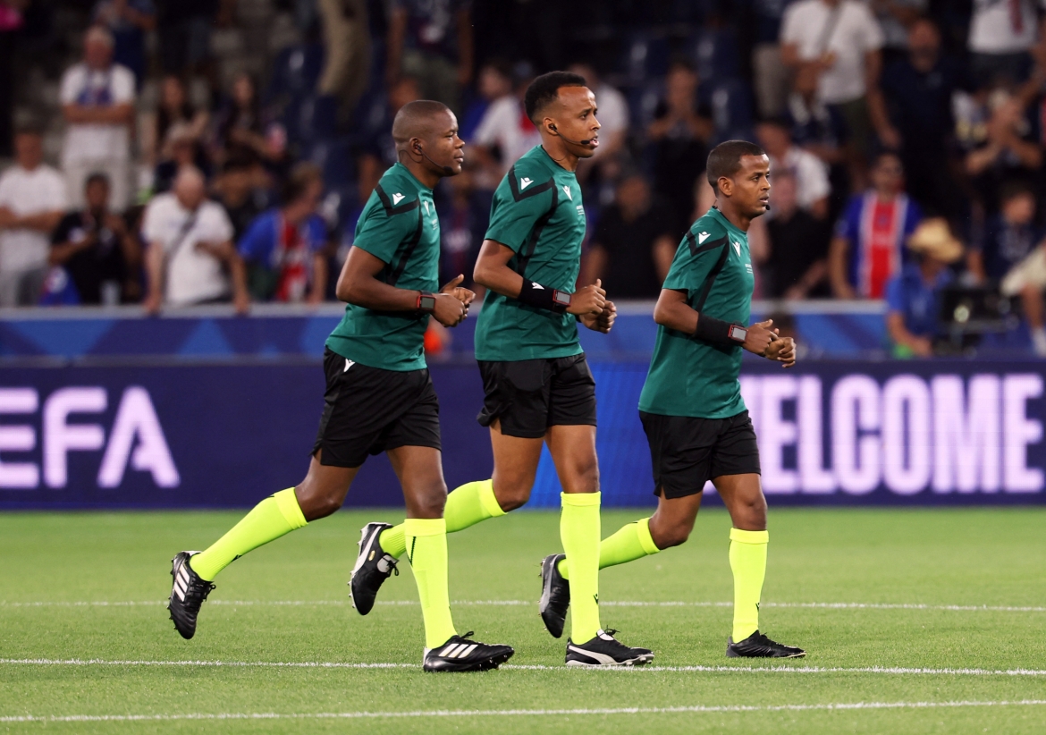 truc tiep psg 2-1 aston villa hap dan nhung phut cuoi hinh anh 15